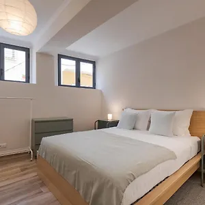 Santos Gem Iii - Space In Trendy Neighborhood Lisboa